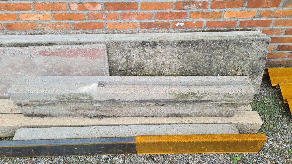 Beton gleufpalen gratis, Tuin en Terras, Tegels en Klinkers, Ophalen, Beton