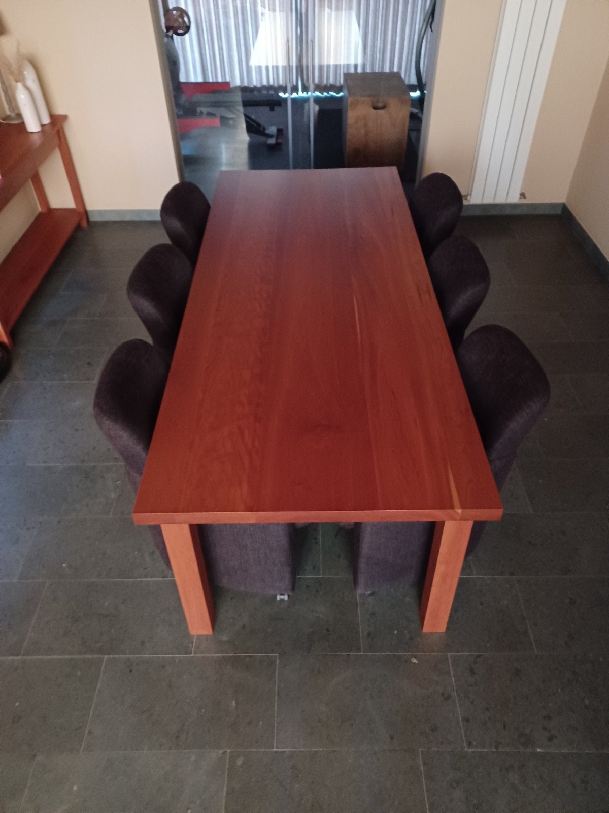 Massieve tafel met 6 bijpassende stoelen, Huis en Inrichting, Ophalen