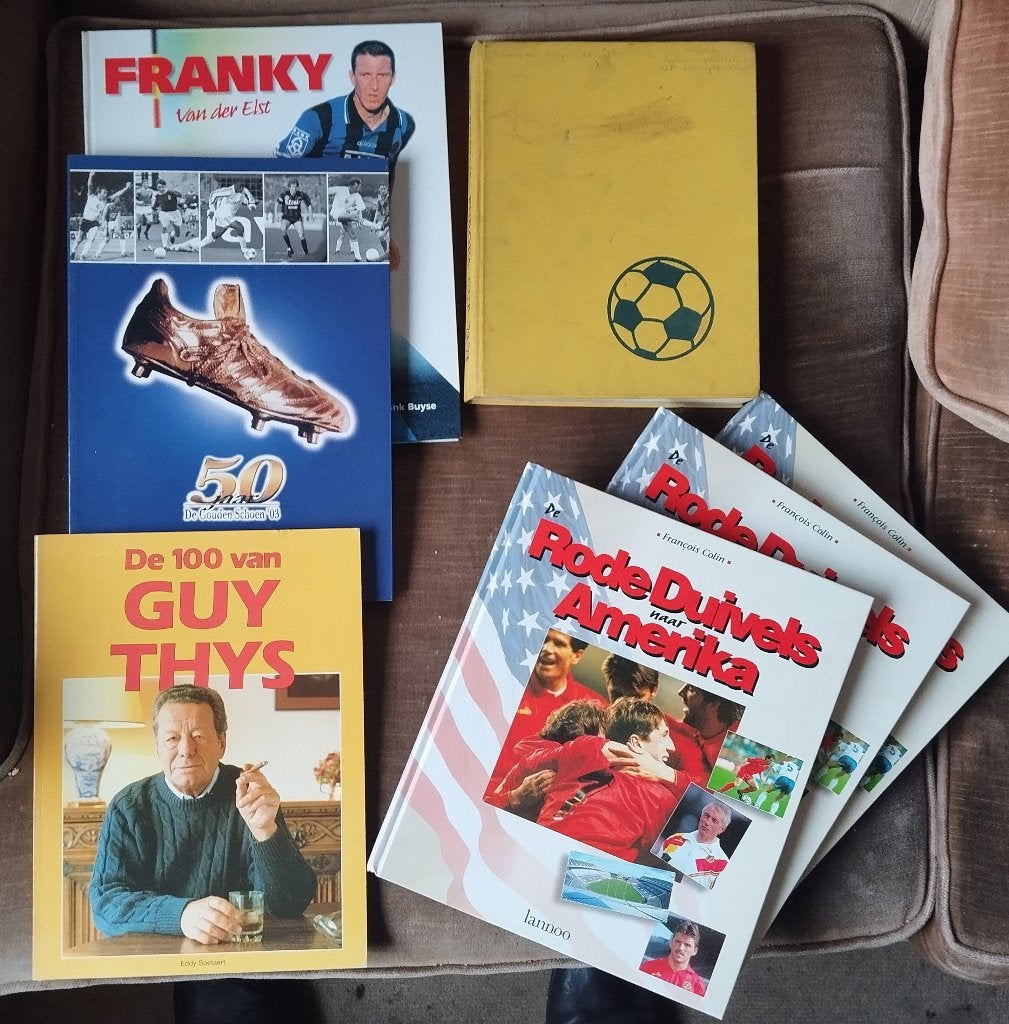 Lot  Sport Voetbal  - 41 boeken, Livres, Livres de sport, Enlèvement
