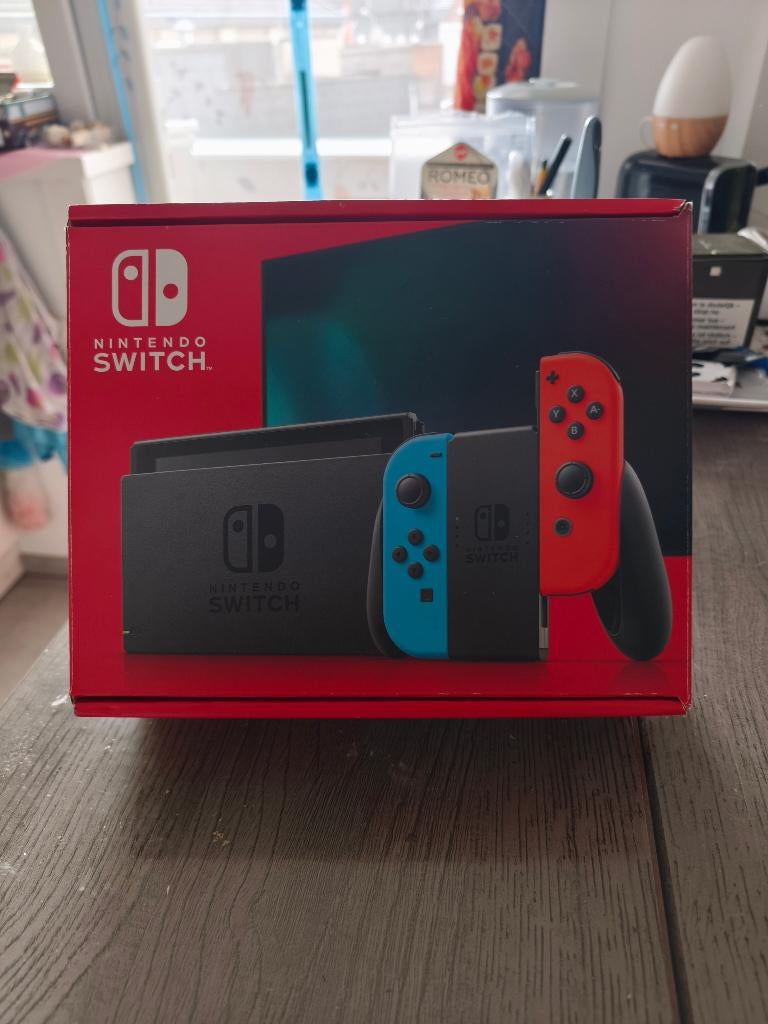 Switch, Consoles de jeu & Jeux vidéo, Consoles de jeu | Nintendo Switch, Comme neuf, Switch Original, Avec 3 manettes ou plus