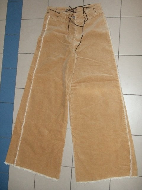 un pantalon en velours côtelé pour la fille 12 ans, Kinderen en Baby's, Kinderkleding | Maat 152, Ophalen of Verzenden, Meisje