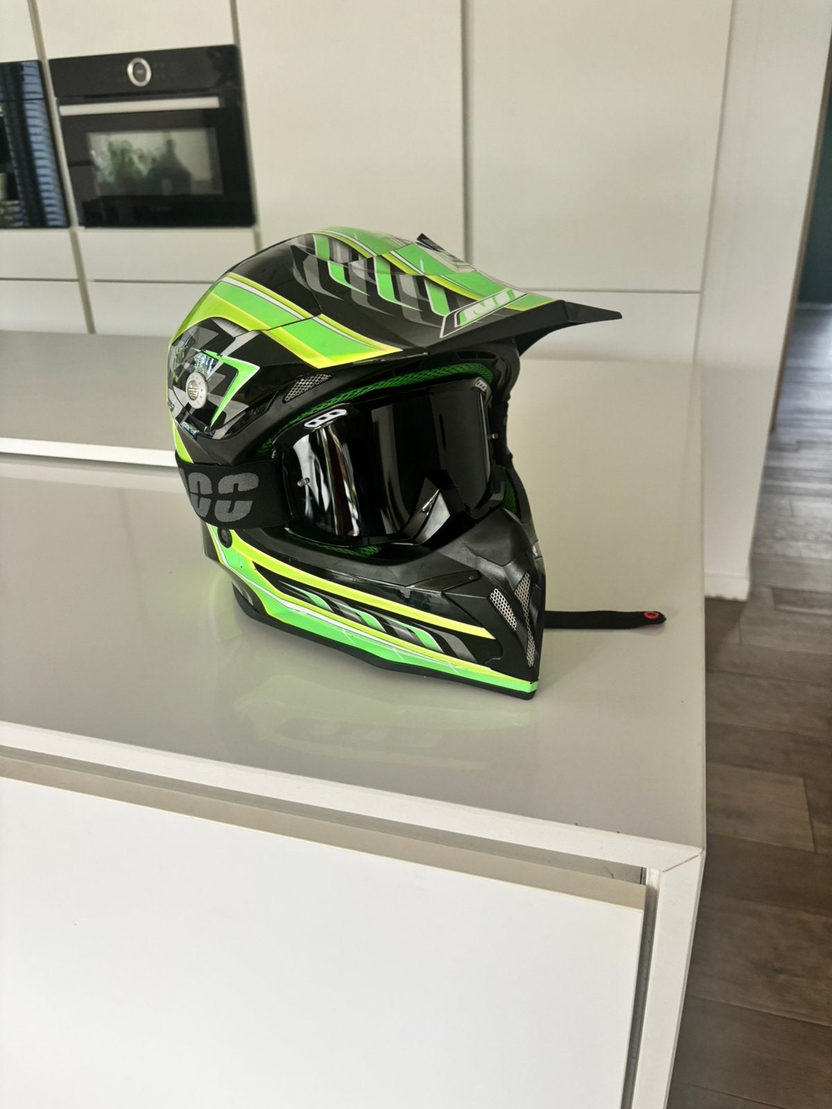 Crosshelm / endurohelm, Motoren, Kleding | Motorhelmen, Dames, Heren, Offroadhelm, M, Overige merken, Tweedehands, Ophalen of Verzenden