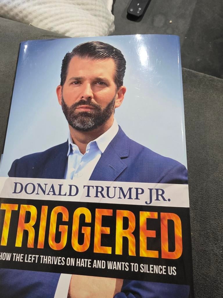 Triggered – Donald Trump Jr., Ophalen, Politiek
