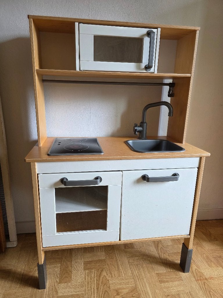 Ikea keukentje, Enlèvement, Utilisé