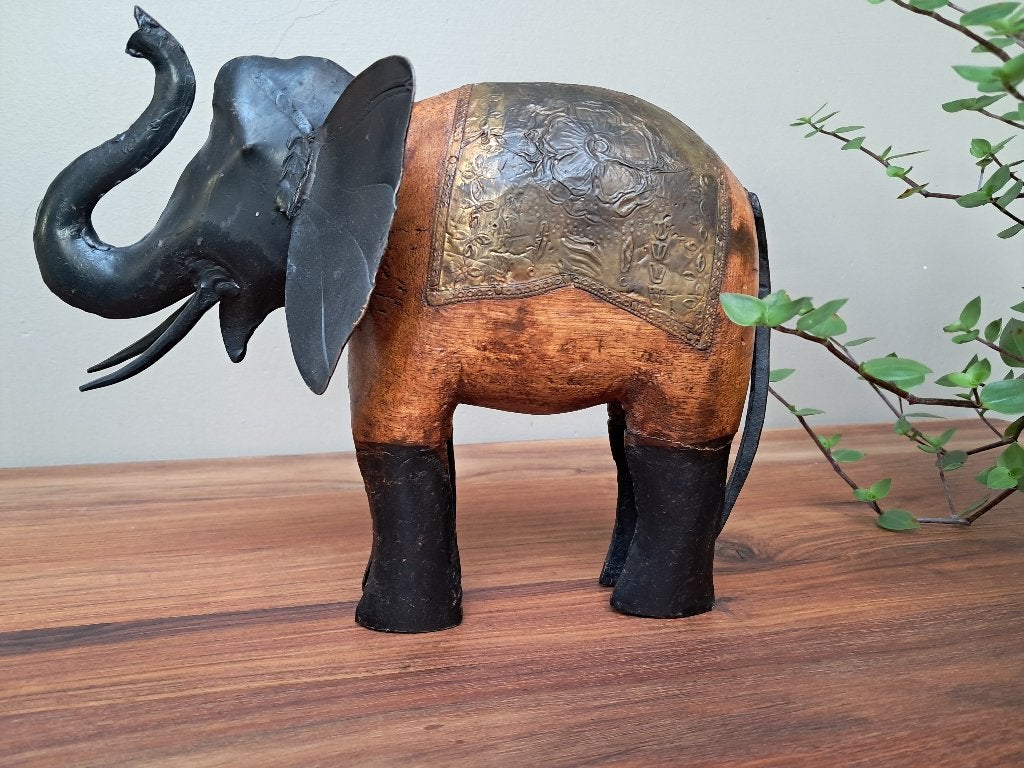 Decoratieve goud kleurige olifant (zie foto's), Ophalen of Verzenden, Zo goed als nieuw, Goud, Overige materialen