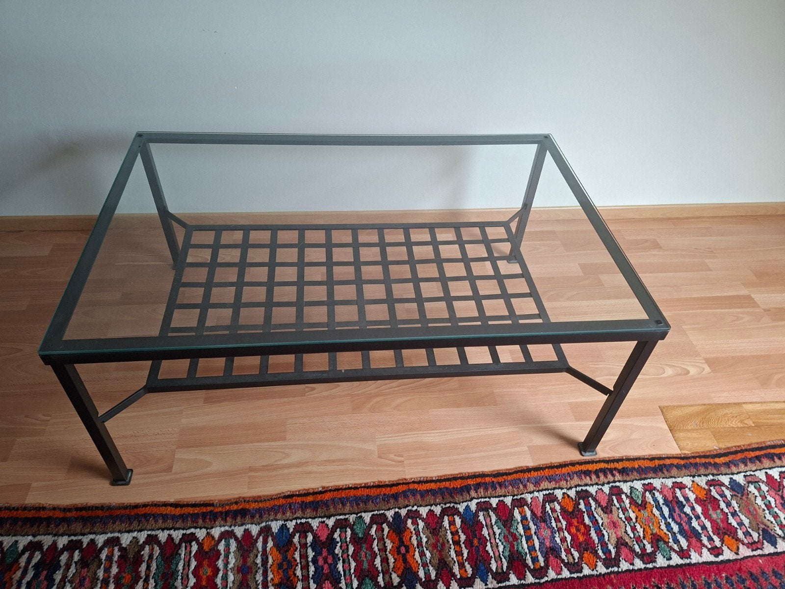 Stalen salontafel, Enlèvement