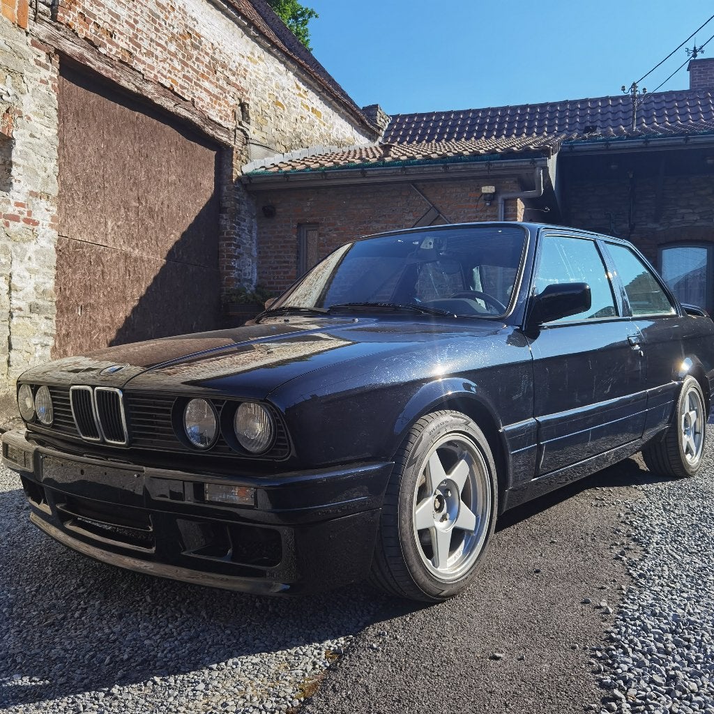 BMW E30 coupé 2L 6 cylindres de 1988 avec 140.000km., Cuir, Achat, Boîte manuelle, Noir