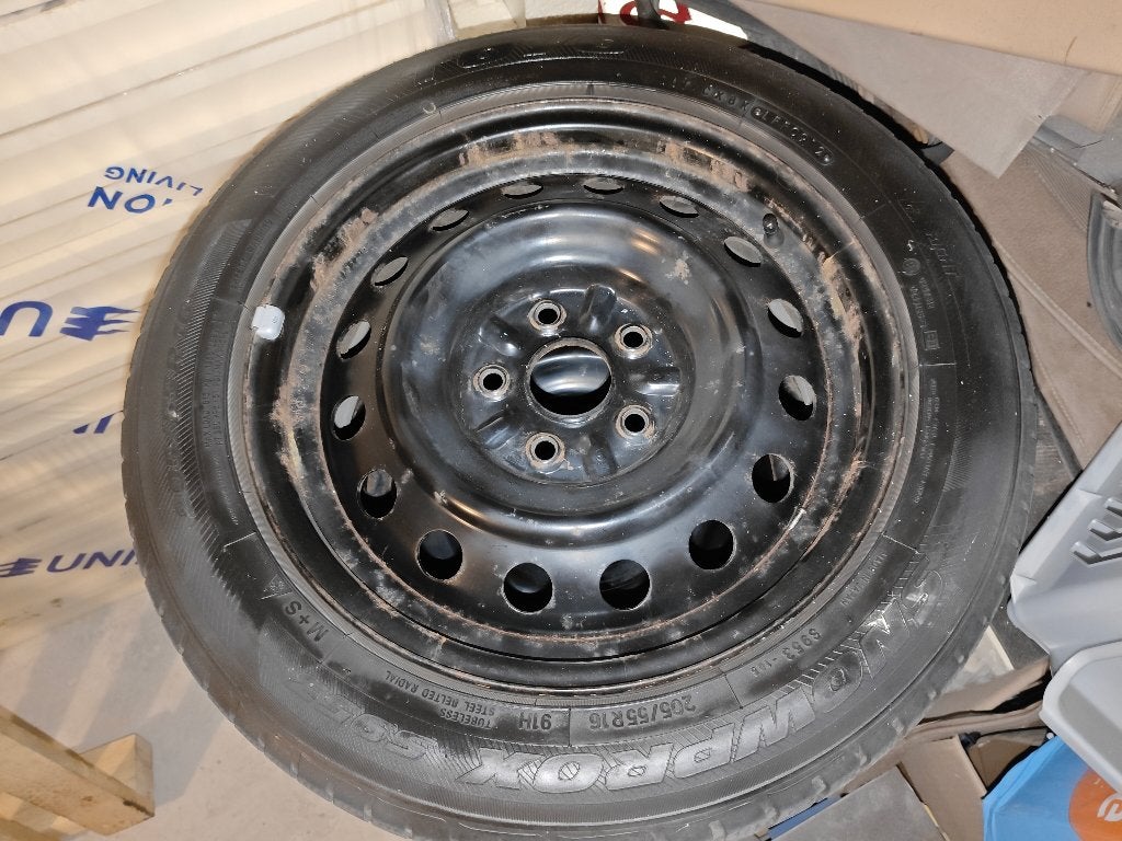 4 Stalen velgen + winterbanden 205/55R16 (Toyota Auris), Ophalen, Gebruikt, Velg(en), 16 inch