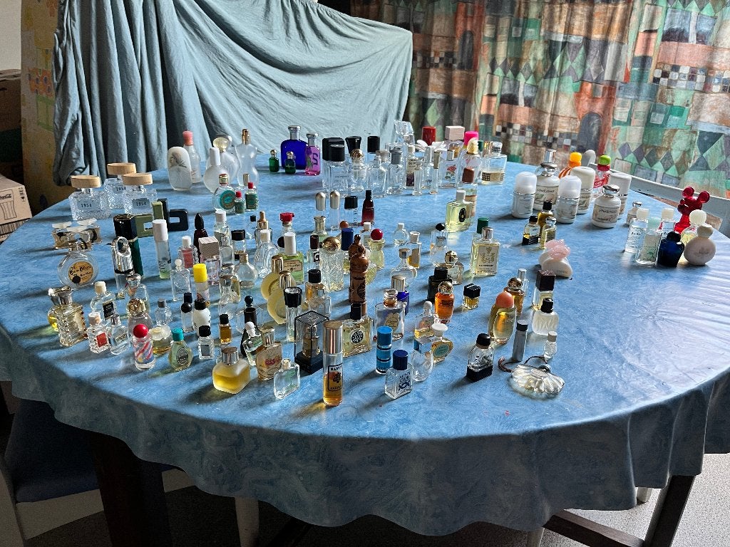 verzameling parfum flesjes, Collections, Parfums, Enlèvement ou Envoi, Utilisé, Miniature, Plein