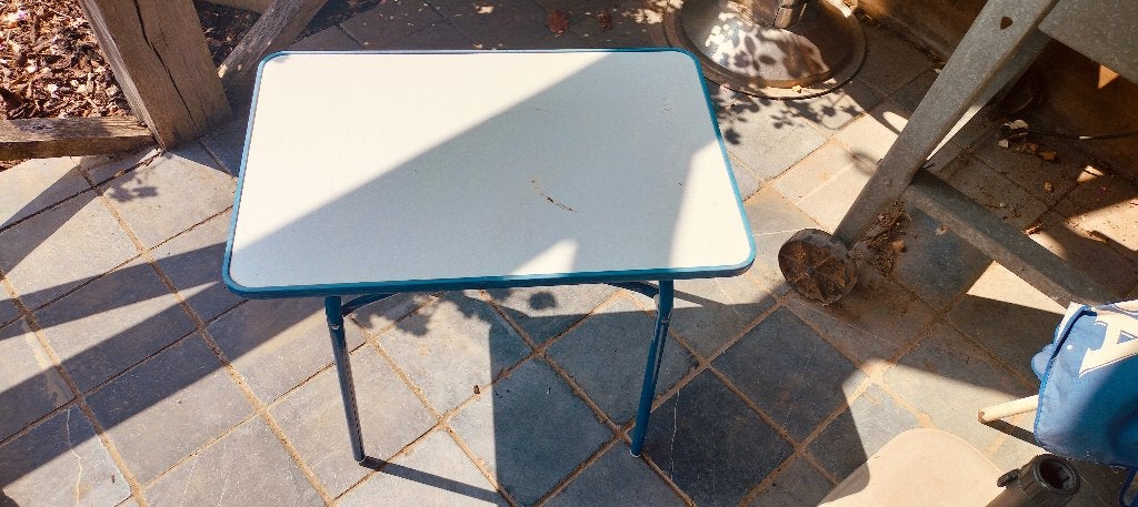 Klein bijzet tafeltje, Caravans en Kamperen, Kampeermeubelen, Ophalen of Verzenden, Gebruikt, Campingtafel