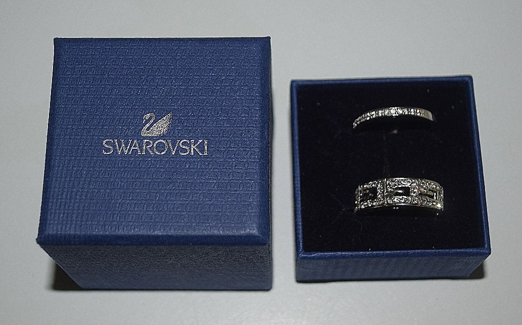Set van 2 Swarovski ringen - 2cm binnendiameter, Handtassen en Accessoires, Ringen, Ophalen, Nieuw, Dame of Heer