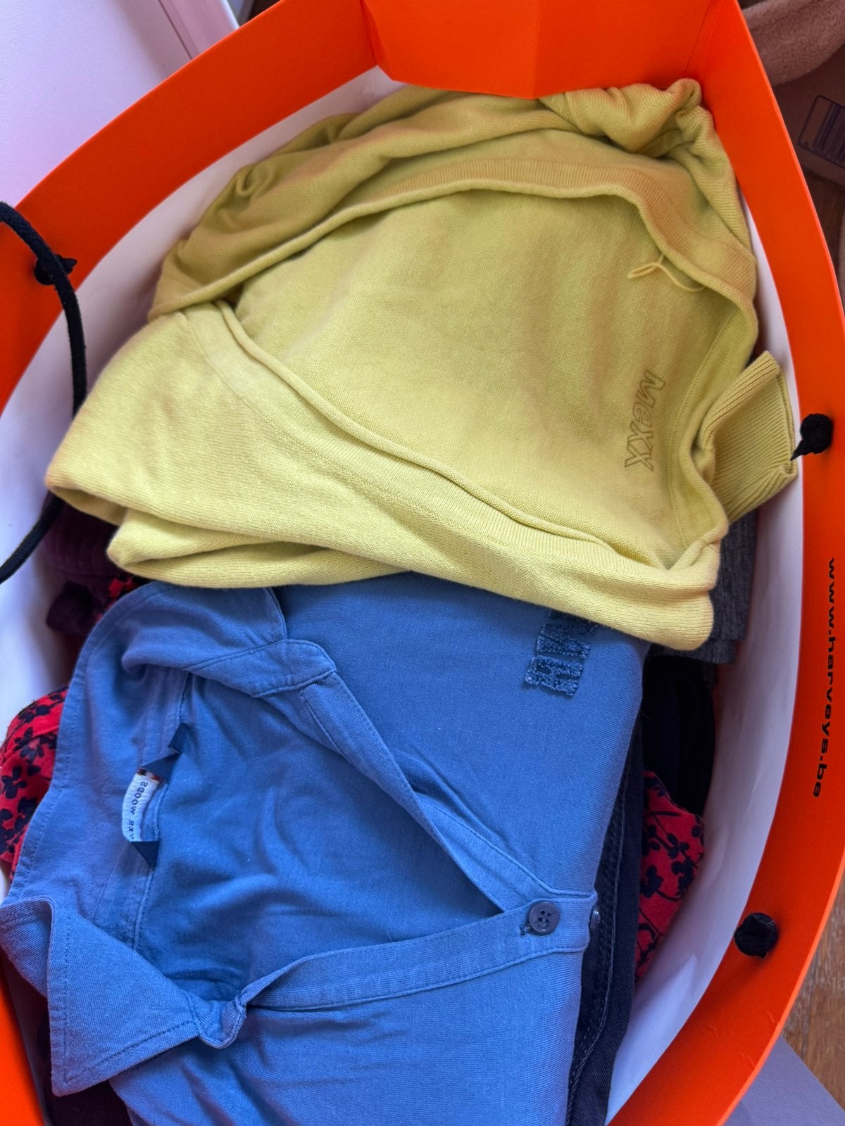 Beaucoup de vêtements, Enlèvement, Comme neuf