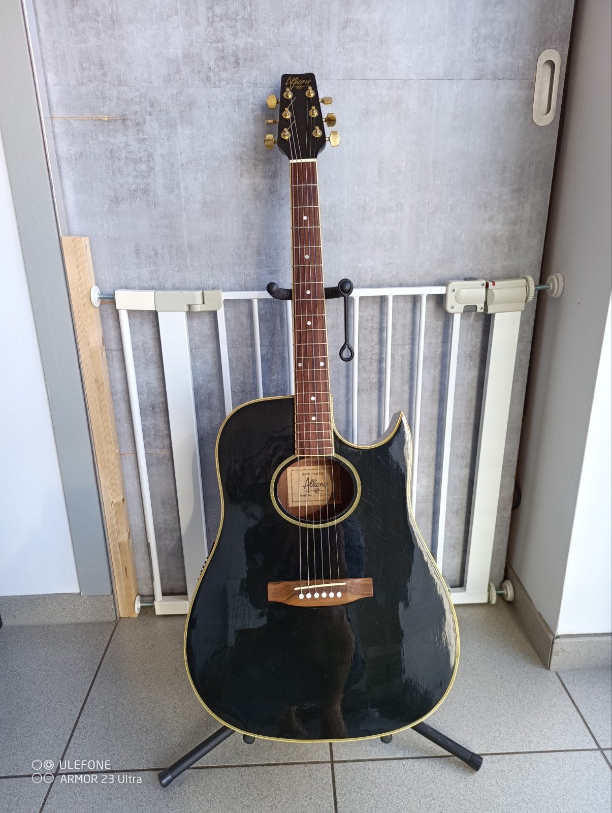 akoestische gitaar ( semi), Muziek en Instrumenten, Ophalen, Zo goed als nieuw, Western- of Steelstringgitaar