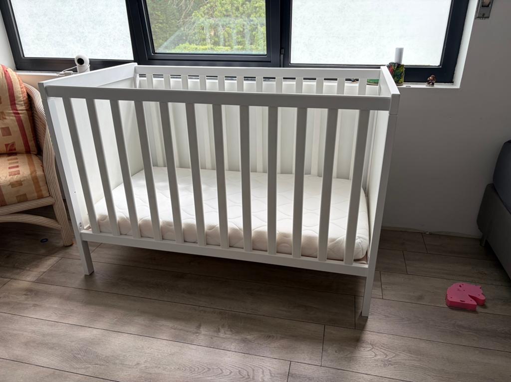 Babybed ikea, Kinderen en Baby's, Babywiegjes en Ledikanten, Ophalen of Verzenden, Zo goed als nieuw
