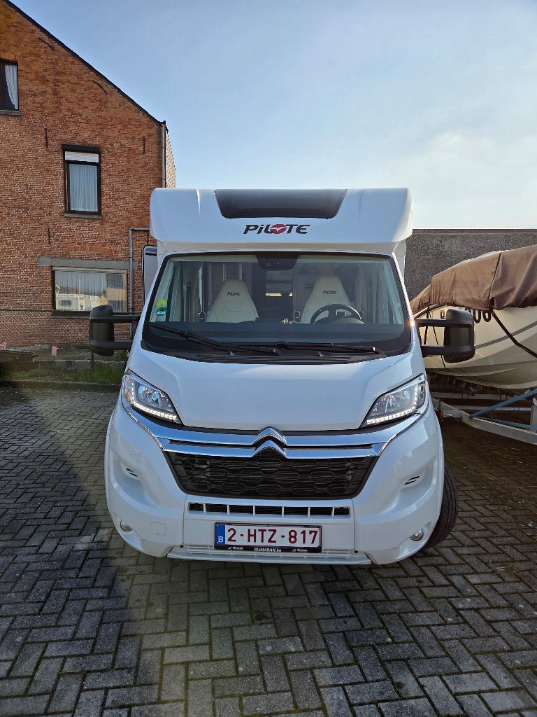 Mobilehome Pilote P696D, Chemisch toilet, Standaard zit, Ringverwarming, Luifel