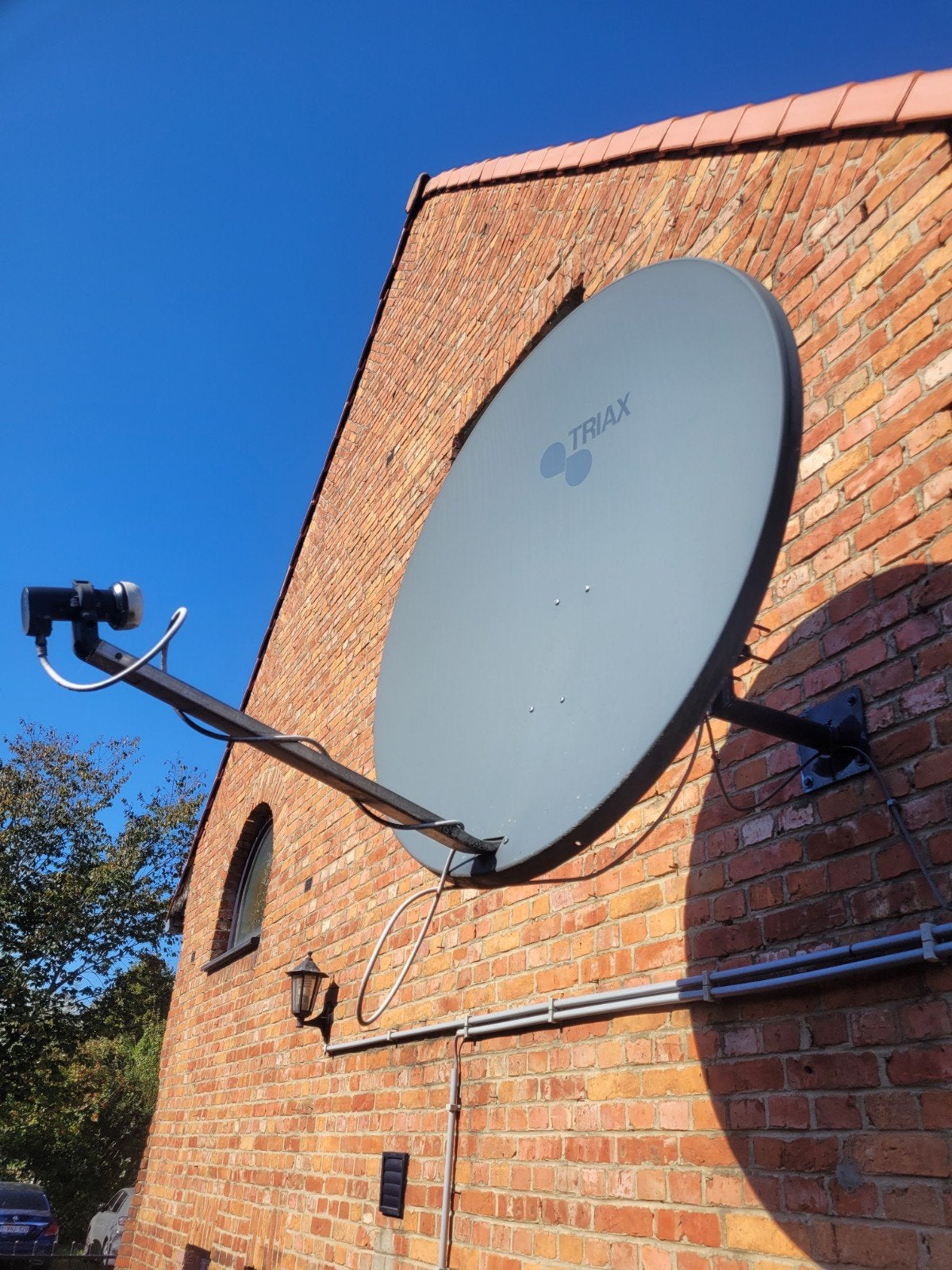 antenne parabolique 1.10 m motorisé plus support mural, Audio, Tv en Foto, Ophalen, (Schotel)antenne