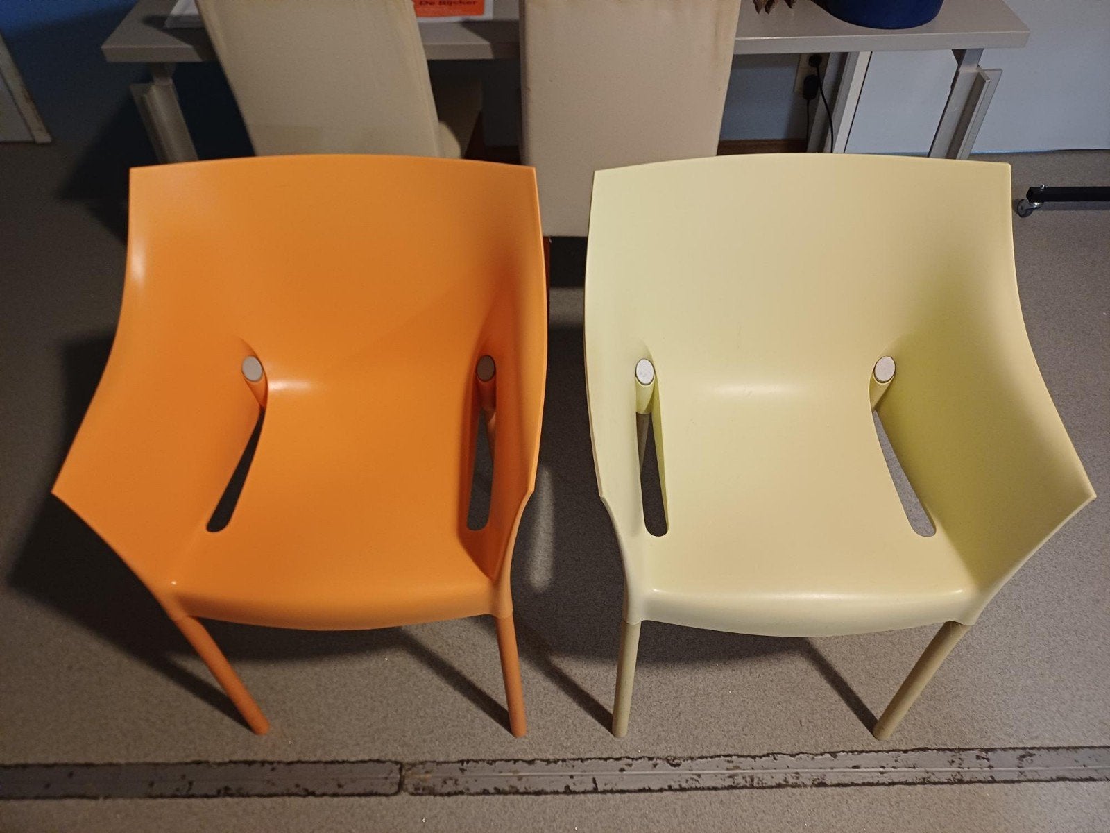 Lot van 120x KARTELL Dr No (Starck) Stoelen, Ophalen