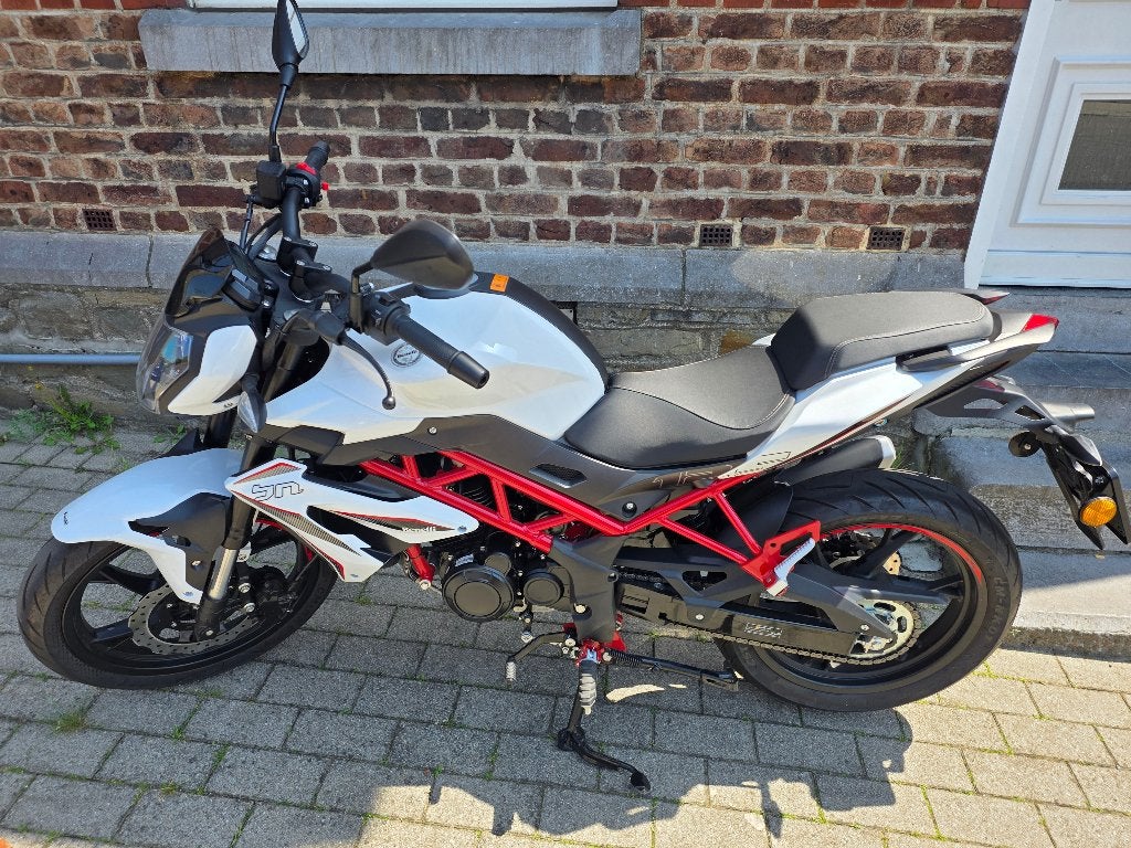 A vendre moto benelli bn125, Tourisme, 1 cylindre, Manuelle, 125 cm³
