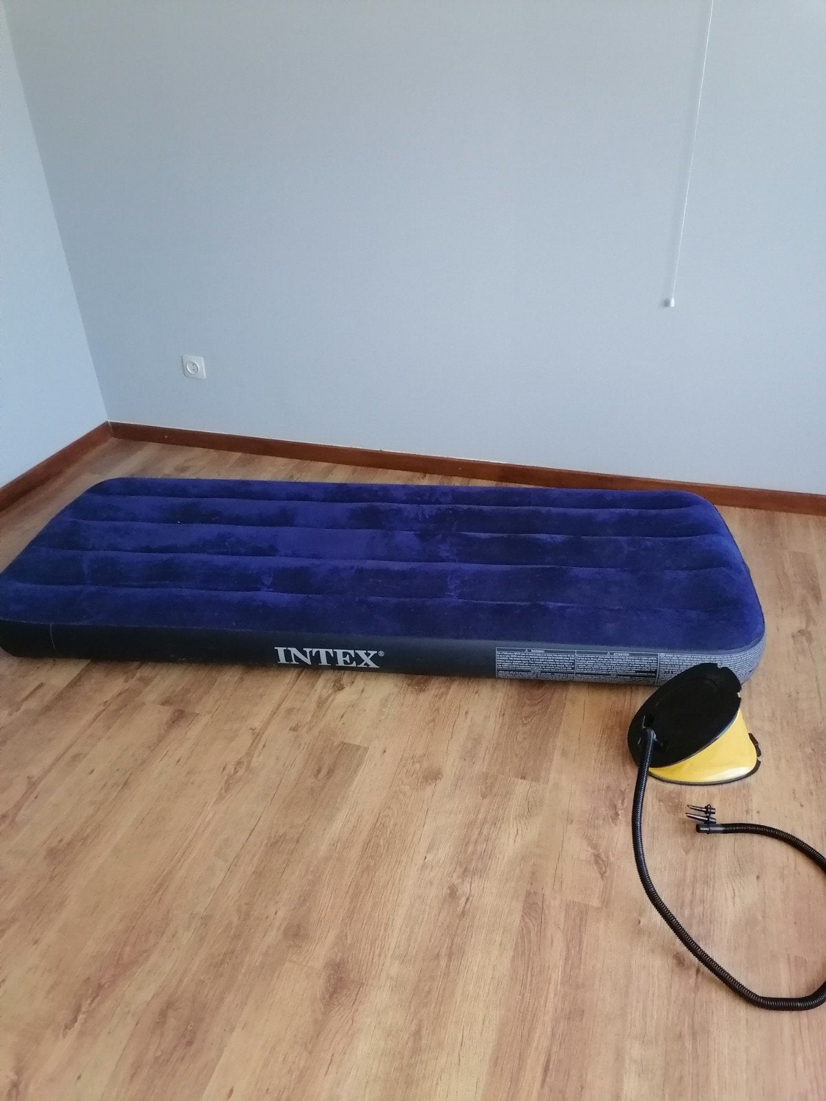 Intex Luchtbed Deken Dekbed Pomp, Ophalen, Zo goed als nieuw, 1-persoons