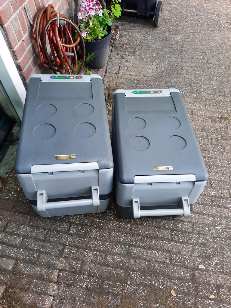 Waeco CF-40 compressor auto camper boot koelbox op 12v 220v, Enlèvement ou Envoi