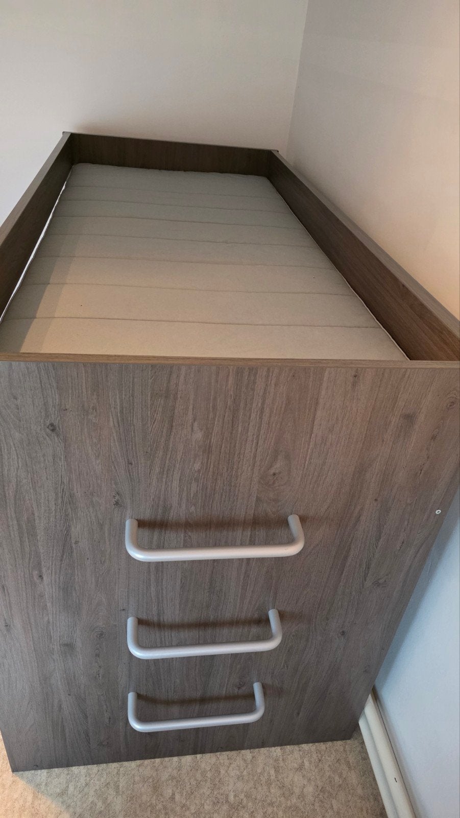Eenpersoonsbed MET MATRAS, Kinderen en Baby's, Ophalen, Zo goed als nieuw, Halfhoogslaper