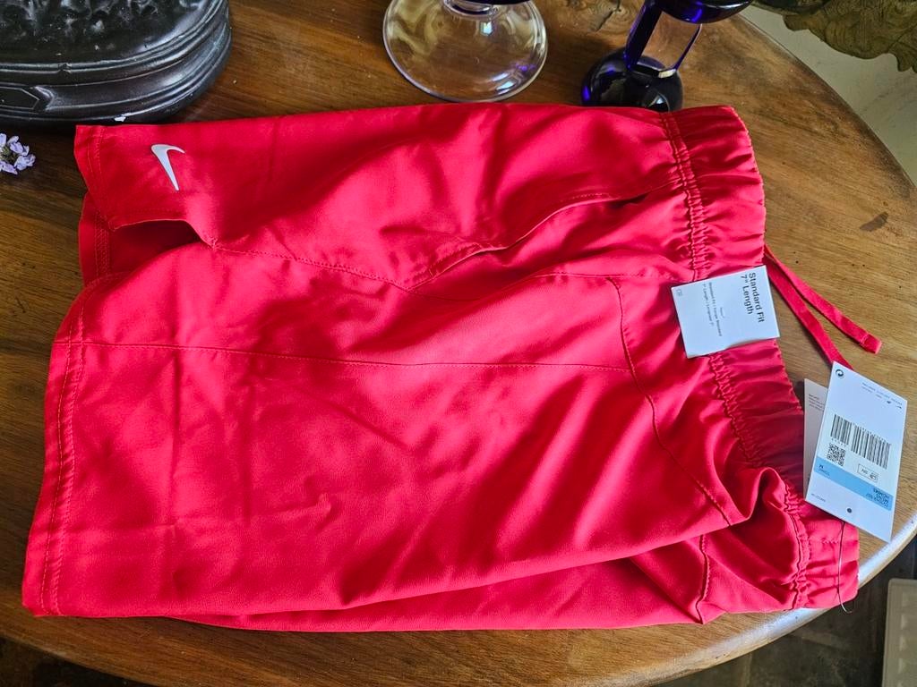 Nieuwe short met labels - NIKE - M /vaderdag? *GERESERVEERD*, Nike, Nieuw, Rood, Verzenden