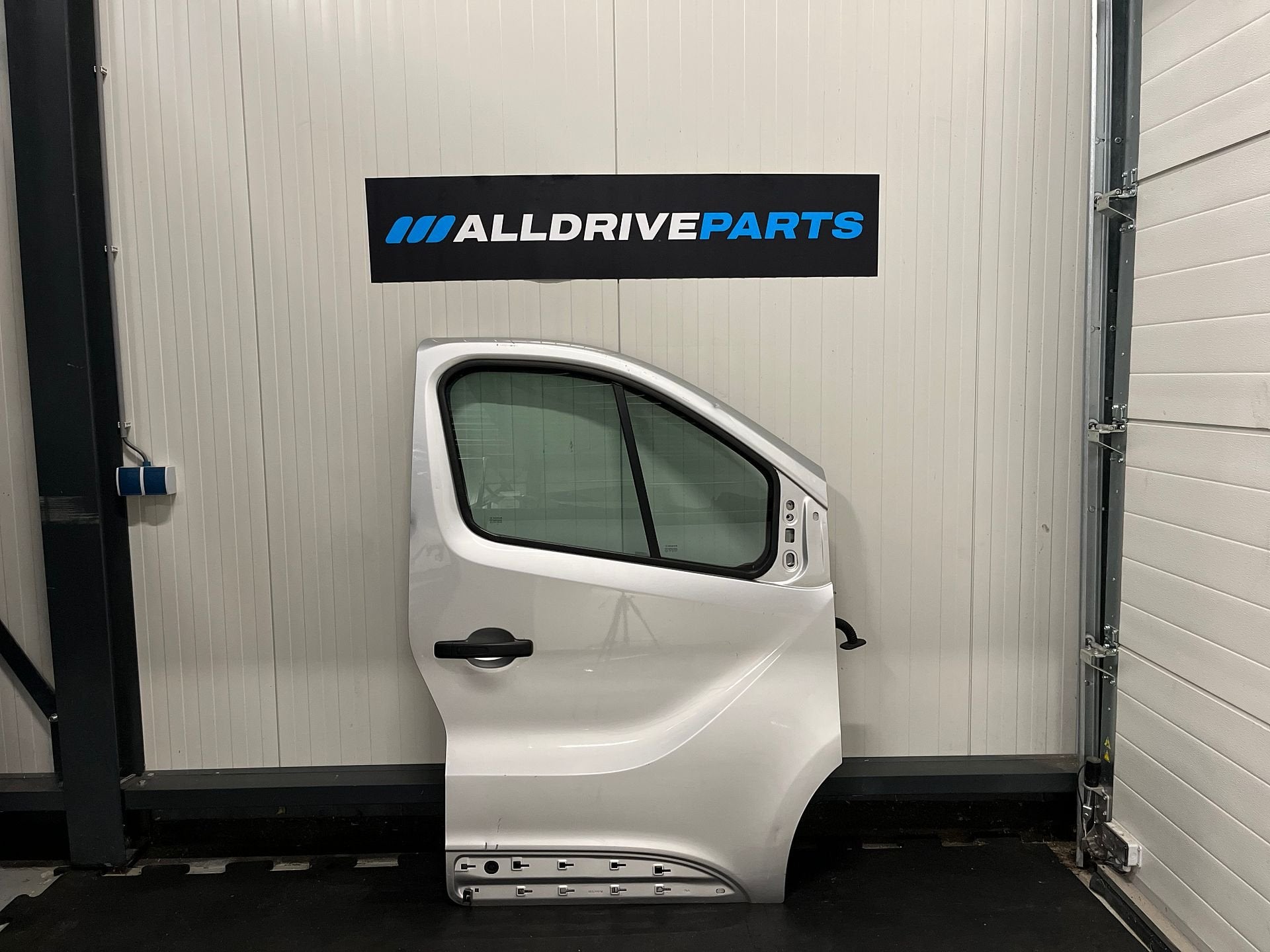 Renault Trafic Opel Vivaro portier rechts grijs 801003523R, Auto-onderdelen, Carrosserie, Deur, Voor, Rechts, Gebruikt, Ophalen of Verzenden