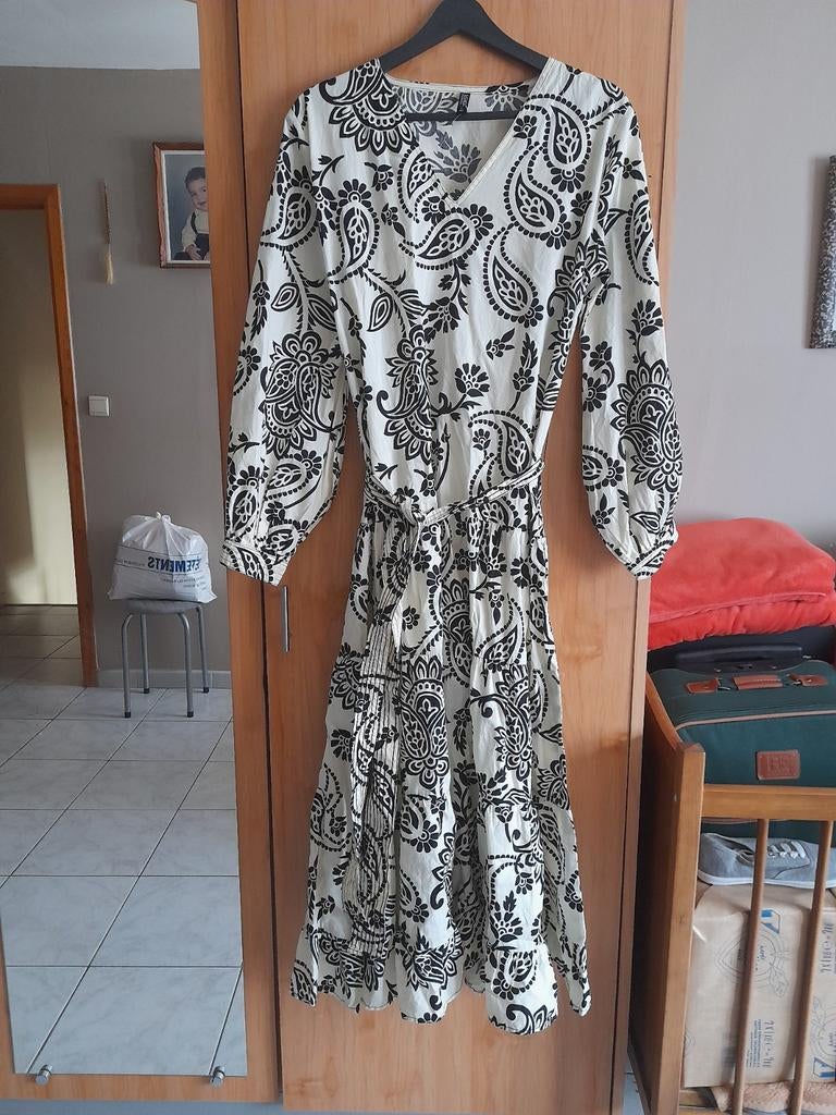 Robe boheme, Ophalen, Wit