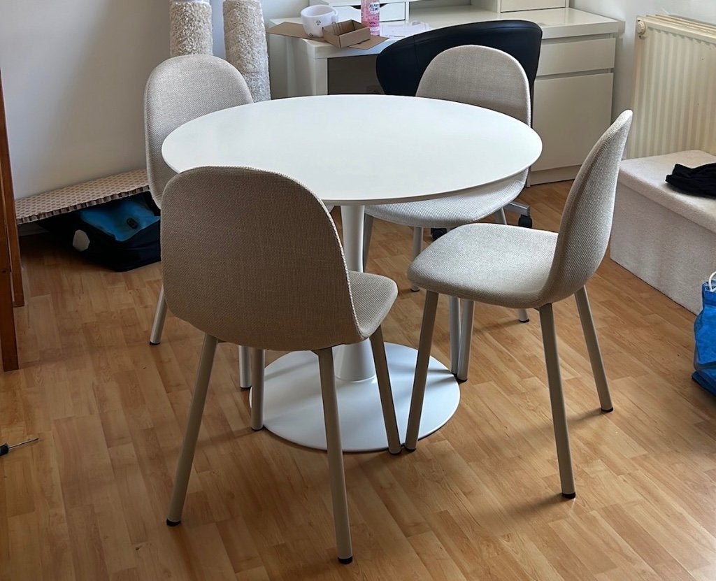 Table + 4 chaises Jysk, Maison & Meubles, Enlèvement, Utilisé, Rond