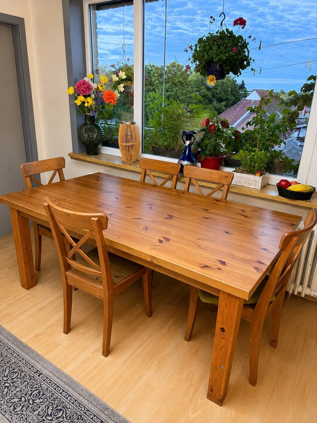 Table à manger en pin massif avec 5 chaises., Maison & Meubles, Tables | Tables à manger, Enlèvement, Comme neuf