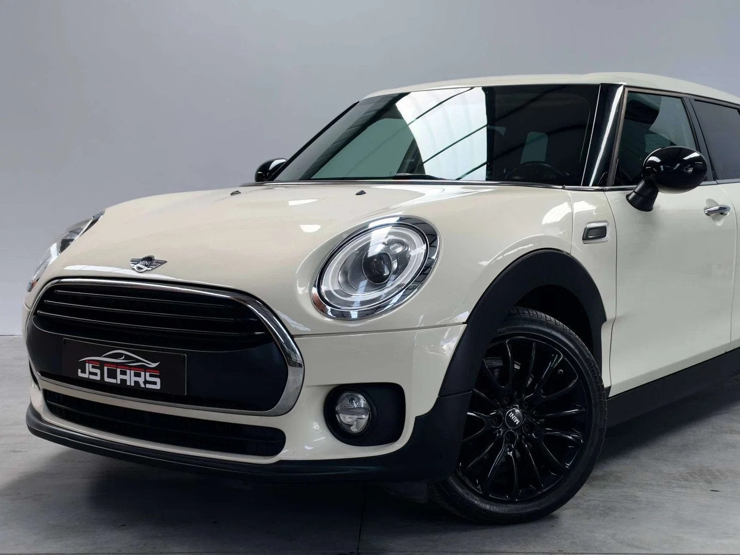 MINI Clubman One 1.5D-GPS-LED-AIRCO AUTO-BLUETOOTH-JANTES17-, Auto's, Stof, Gebruikt, 116 pk, Wit