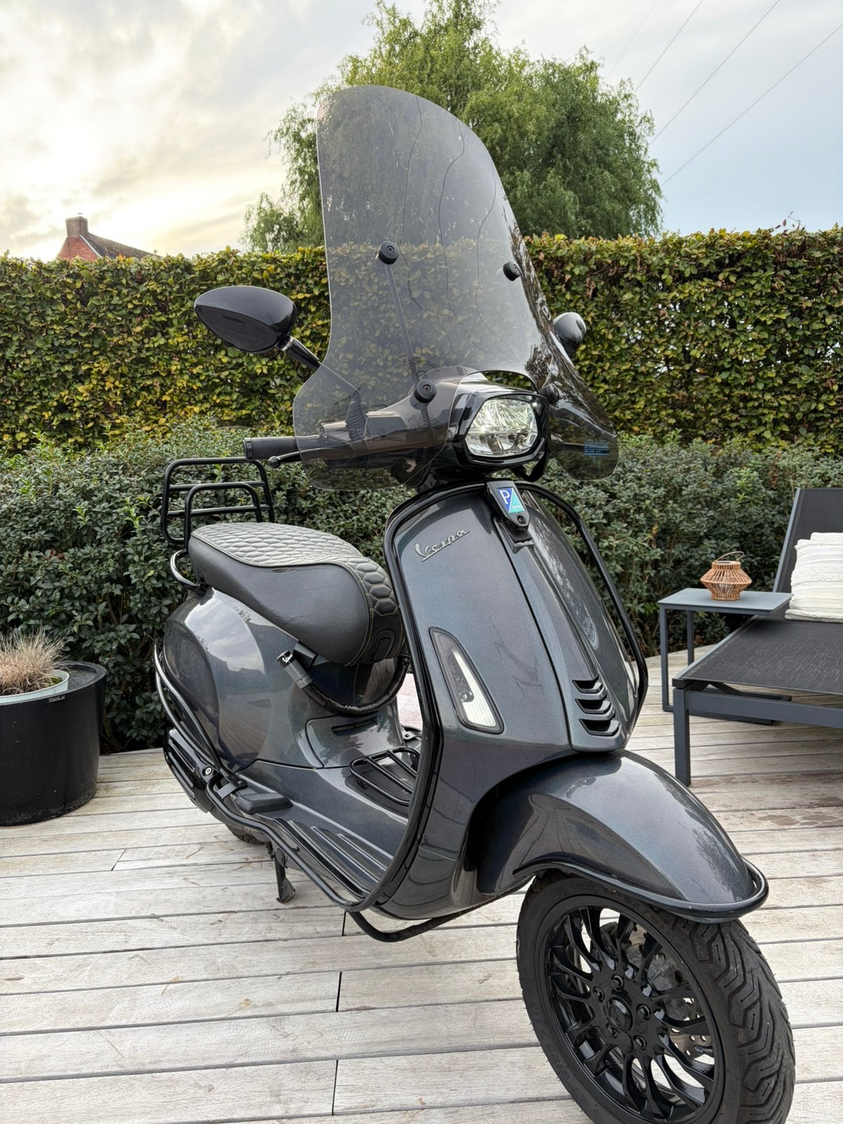 Vespa Sprint 2019 A-klasse – Custom uitvoering, Ophalen, Zo goed als nieuw, Zadel