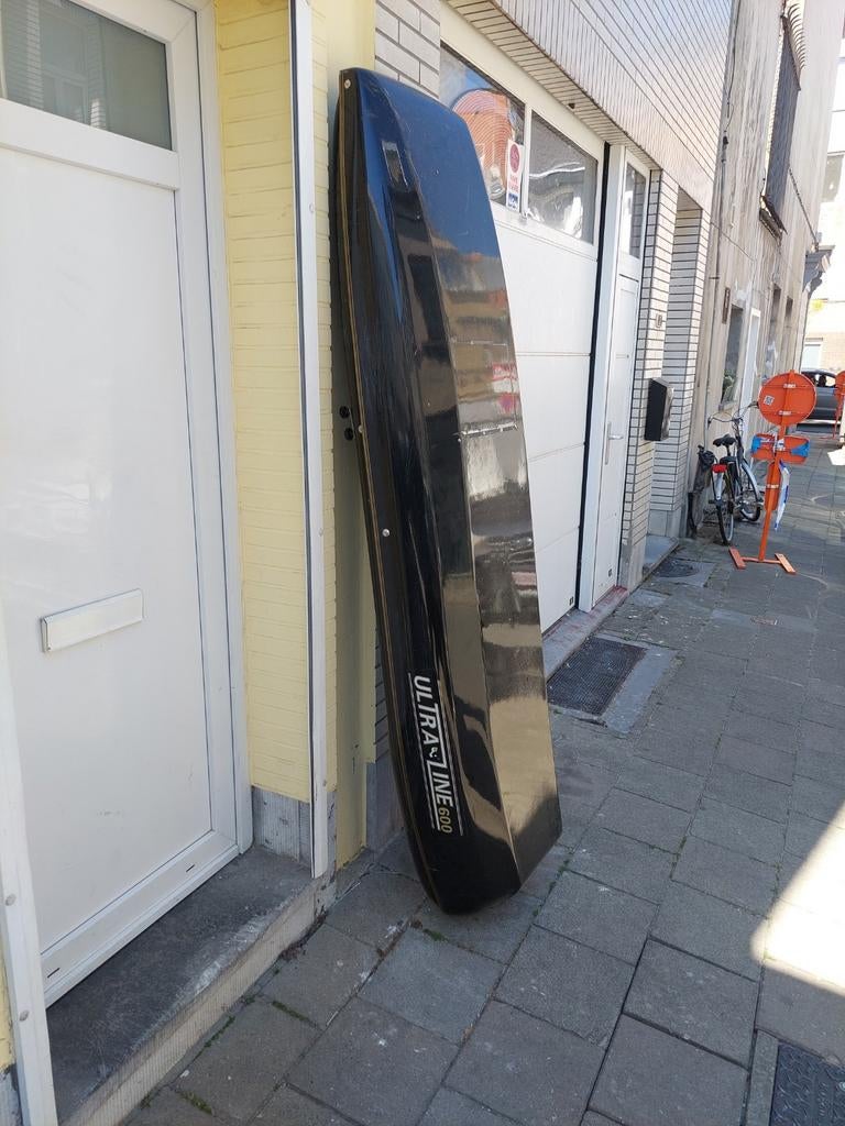 Dakkoffers beetje beschadigd aan de zijkant heeft ook sleute, Auto diversen, Dakdragers, Ophalen