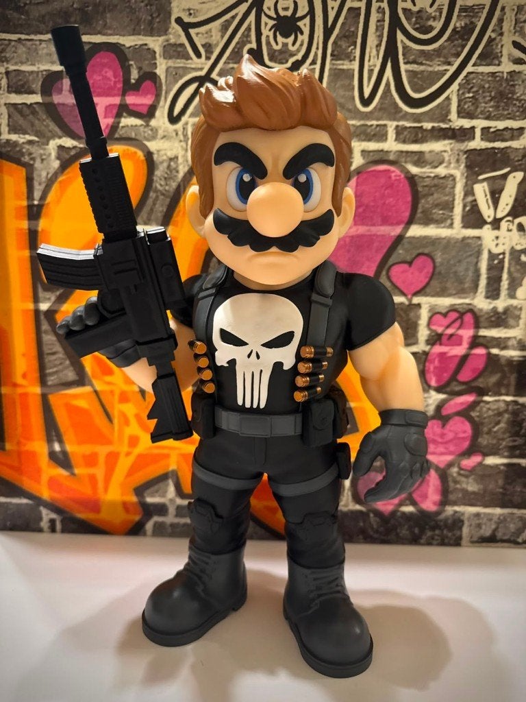 Figurine mario punisher 31 cm neuf, Envoi