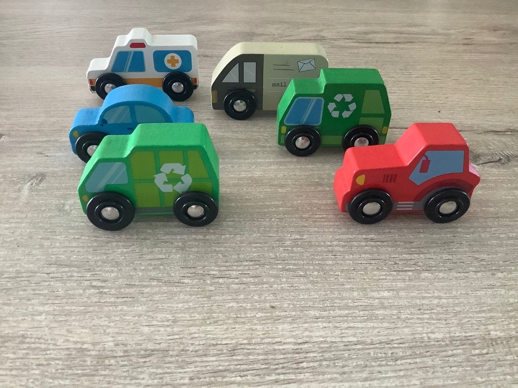 Set de jeu de petites voitures en bois, Enlèvement ou Envoi, Comme neuf, Jouet à Pousser ou Tirer