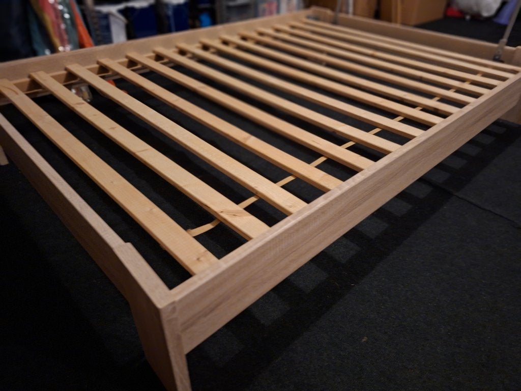 bed, Beige, Enlèvement, 200 cm, Bois