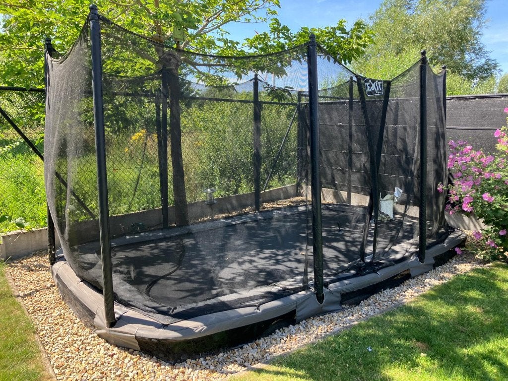 trampoline  427 x 244 in ground, Enlèvement, Utilisé