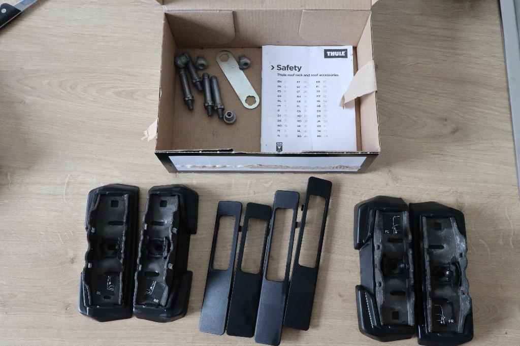 Thule Kit 187055 Bevestigingskit, Auto diversen, Dakdragers, Ophalen of Verzenden, Gebruikt