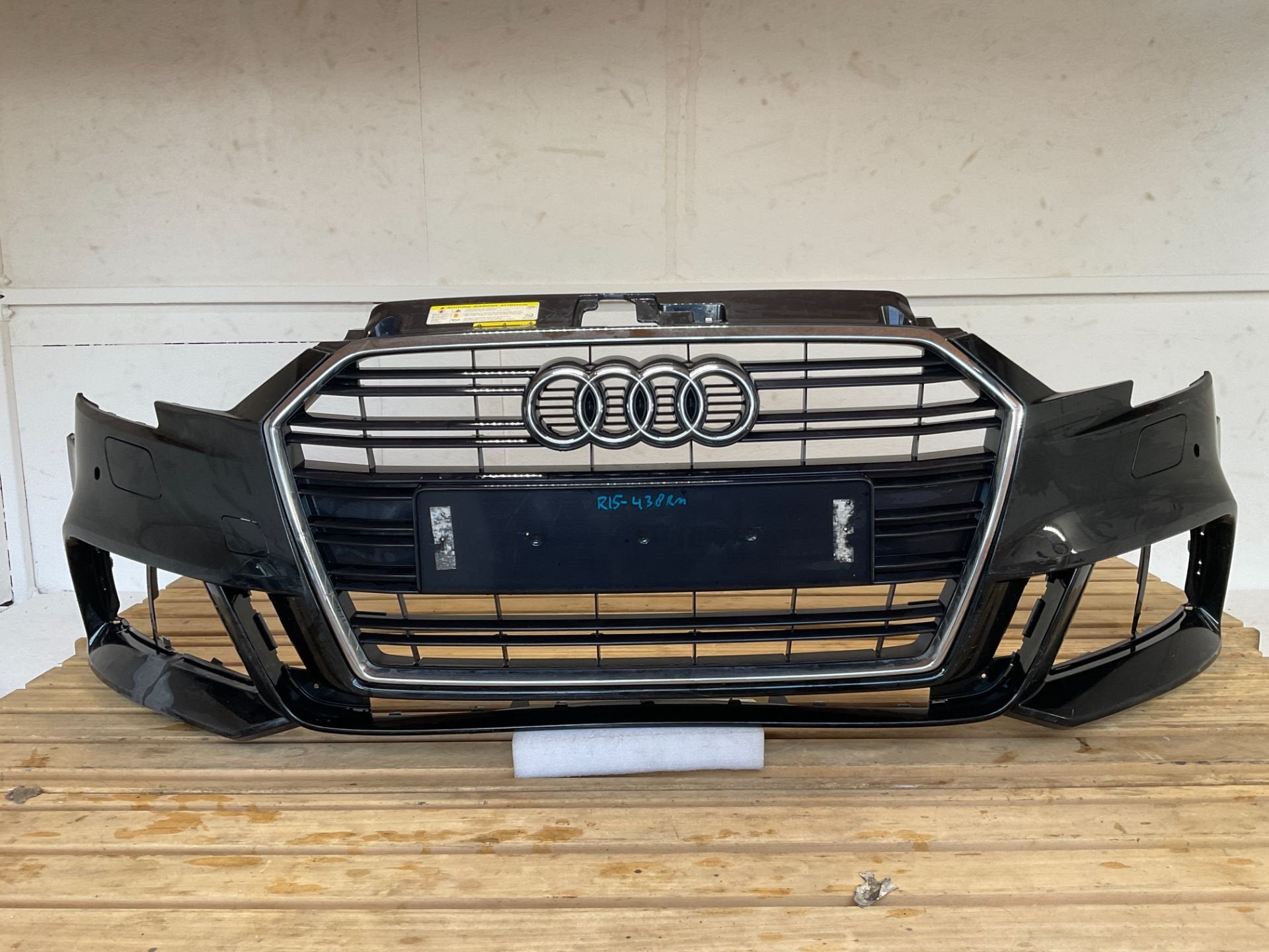 Pare-chocs avant Audi A3 8V S-line restyl e (2017-2021) - R, Pare-chocs, AUDI AG, Auto-Union-Strasse 1
85045  Ingolstadt, DE, Audi