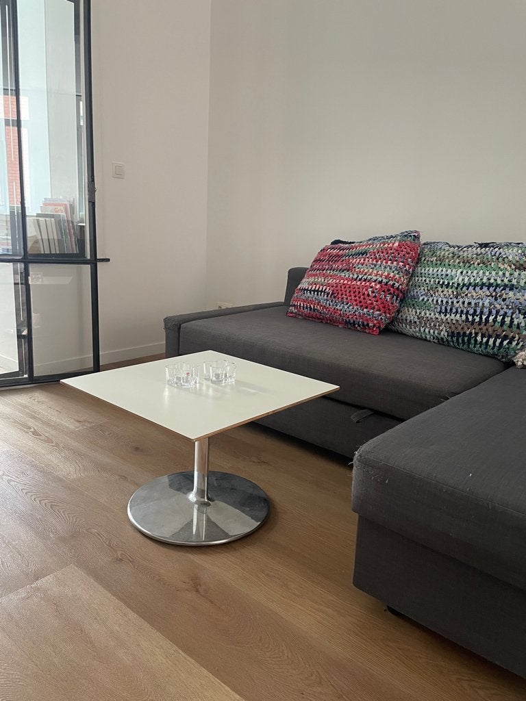 Sofa table, Enlèvement