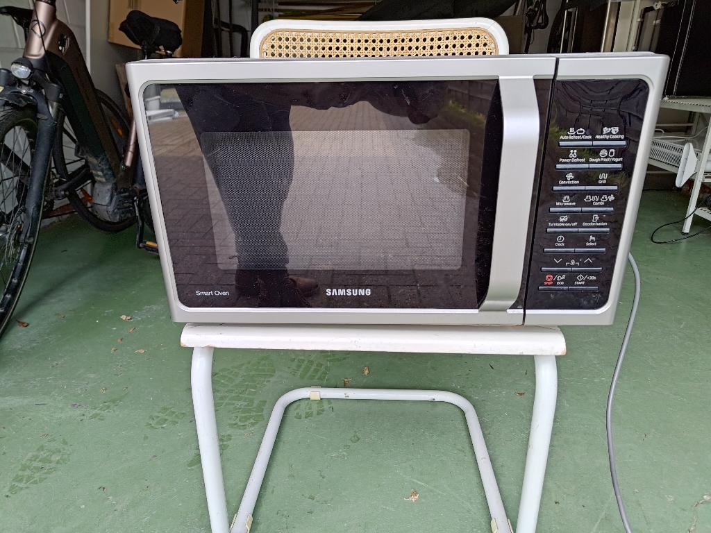 Microgolfoven Samsung, Elektronische apparatuur, Microgolfovens, Ophalen, Crisp, Microgolfoven, Zo goed als nieuw