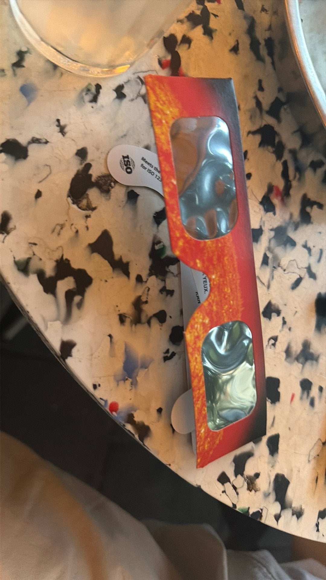 Limited edition eclipse bril, Ophalen