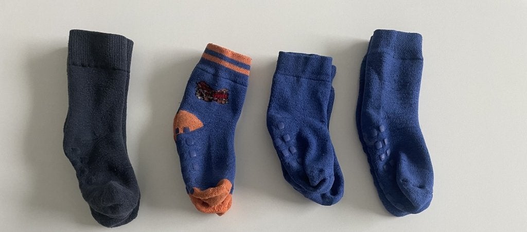 Chaussettes épaisses antidérapantes taille 27/30, Garçon, Enlèvement ou Envoi, Comme neuf, Chaussettes