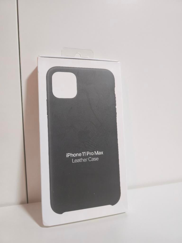 IPHONE 11 PRO MAX LEATHER CASE (NEW), Telecommunicatie, Mobiele telefoons | Hoesjes en Screenprotectors | Apple iPhone, Ophalen