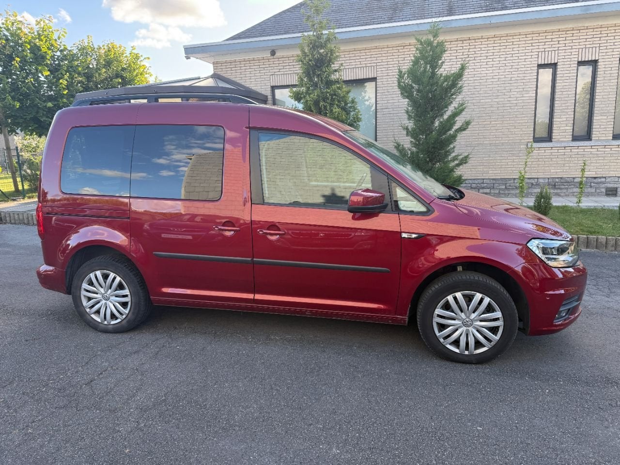 Volkswagen Caddy 1.4TSI DSG CAMERA TREKHAAK (bj 2016), Auto's, Volkswagen, Monovolume, Gebruikt, 4 cilinders, 5 zetels