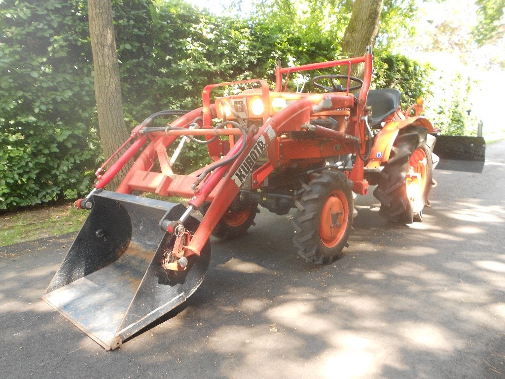 Kubota mini tractor B7001 4WD met brug en toebehoren...., Gebruikt, Tot 2500, Tot 80 Pk, Ophalen