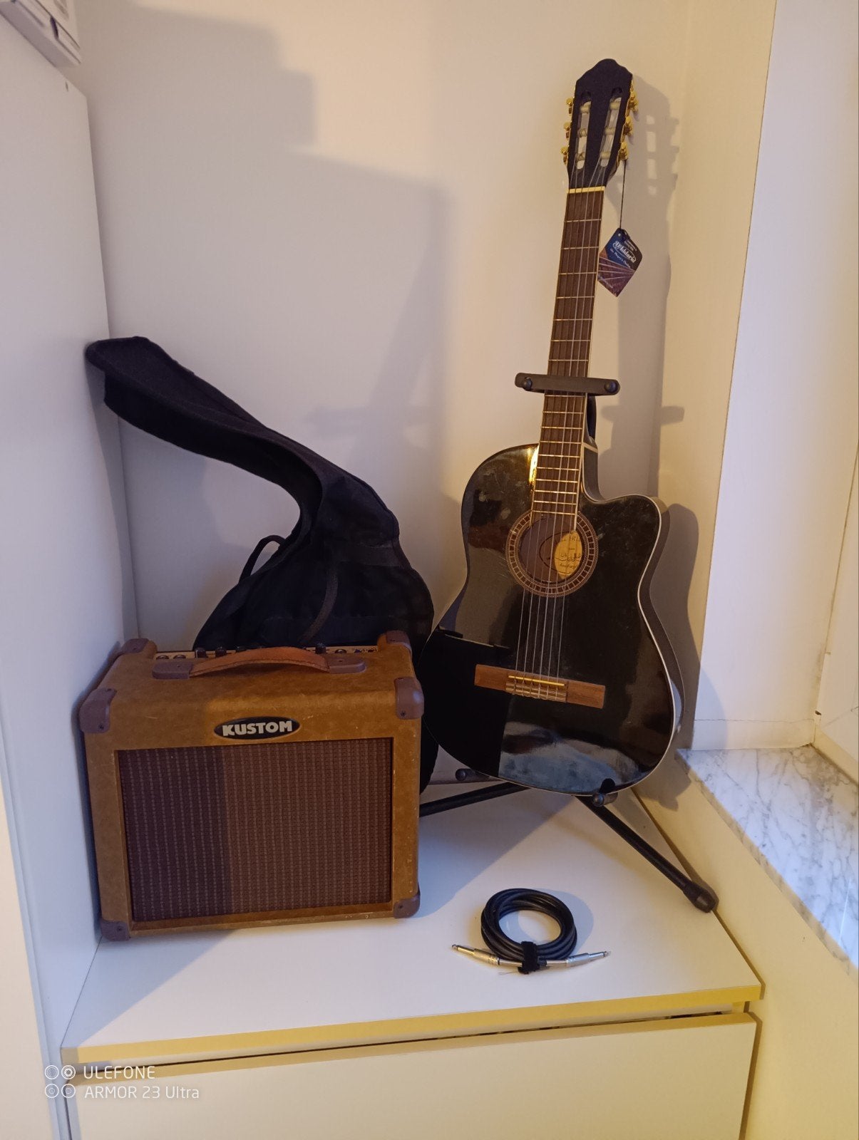 semi akoestische gitaar , josè.en versterker kustom 16 w.
Ma, Ophalen, Gebruikt, Klassieke of Spaanse gitaar, Met (piezo-)element