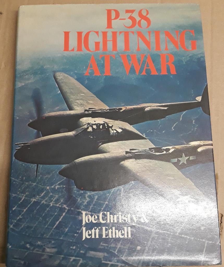 P-38 Lightning at War, Verzamelen, Ophalen of Verzenden, Gebruikt, Boek of Tijdschrift