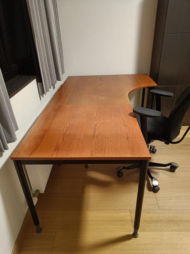 Bureau d'angle 200x120, Comme neuf, Brun, IKEA, Réglable en hauteur