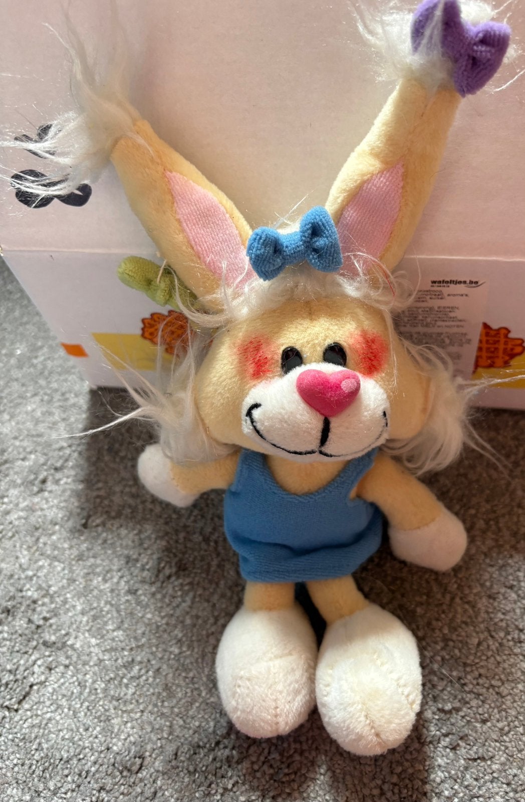 Kleine Mimihopps knuffel – blauwe jurk, Enlèvement ou Envoi, Mimihopps, Neuf, Peluche